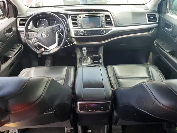 5TDKZRFHXJS281108 2018 TOYOTA HIGHLANDER - Image 8