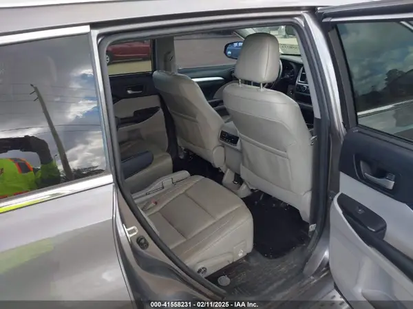 5TDKZRFHXJS530037 2018 TOYOTA HIGHLANDER - Image 8