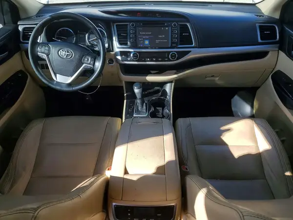 5TDKZRFHXJS532385 2018 TOYOTA HIGHLANDER - Image 8