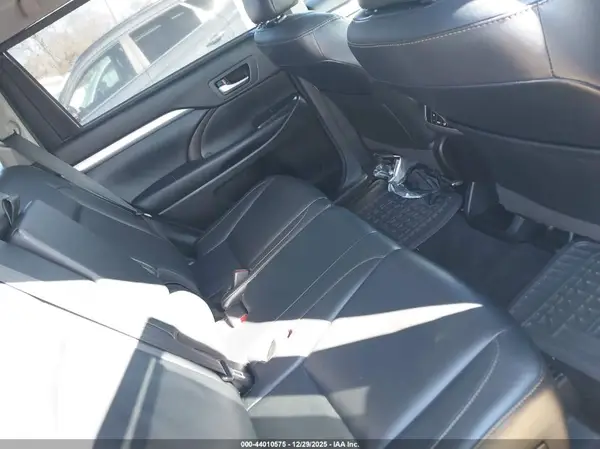 5TDKZRFHXJS535058 2018 TOYOTA HIGHLANDER - Image 8