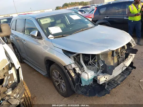 5TDKZRFHXJS536940 2018 TOYOTA HIGHLANDER - Image 1