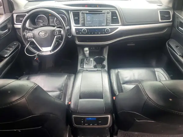 5TDKZRFHXJS538705 2018 TOYOTA HIGHLANDER - Image 8
