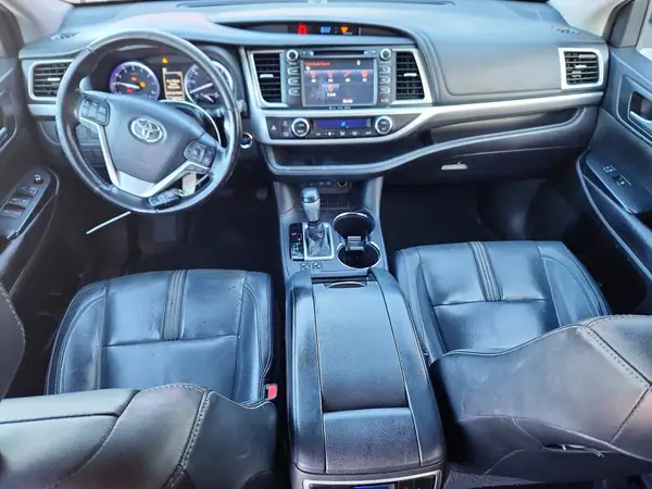 5TDKZRFHXJS539000 2018 TOYOTA HIGHLANDER - Image 8