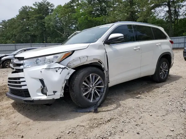 5TDKZRFHXJS539384 2018 TOYOTA HIGHLANDER - Image 1