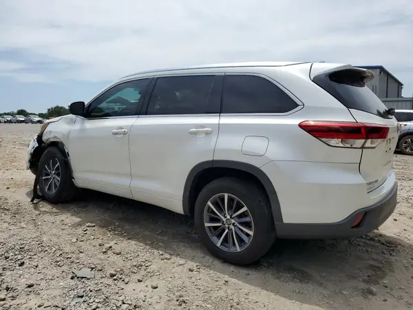 5TDKZRFHXJS539384 2018 TOYOTA HIGHLANDER - Image 2