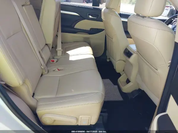 5TDKZRFHXJS540051 2018 TOYOTA HIGHLANDER - Image 8