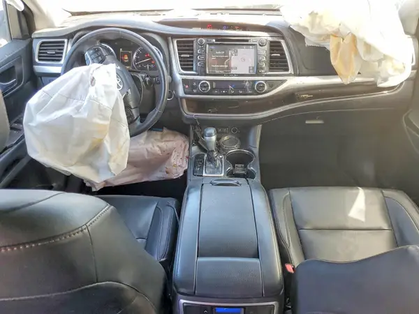 5TDKZRFHXJS542527 2018 TOYOTA HIGHLANDER - Image 8