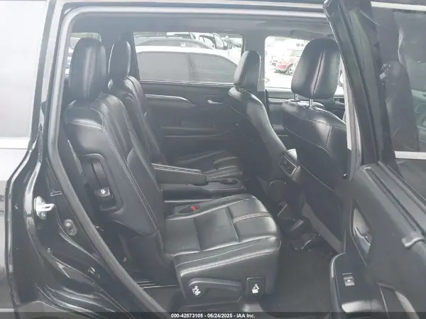 5TDKZRFHXJS543631 2018 TOYOTA HIGHLANDER - Image 8