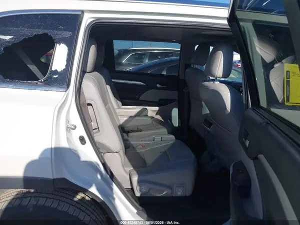 5TDKZRFHXJS545363 2018 TOYOTA HIGHLANDER - Image 8
