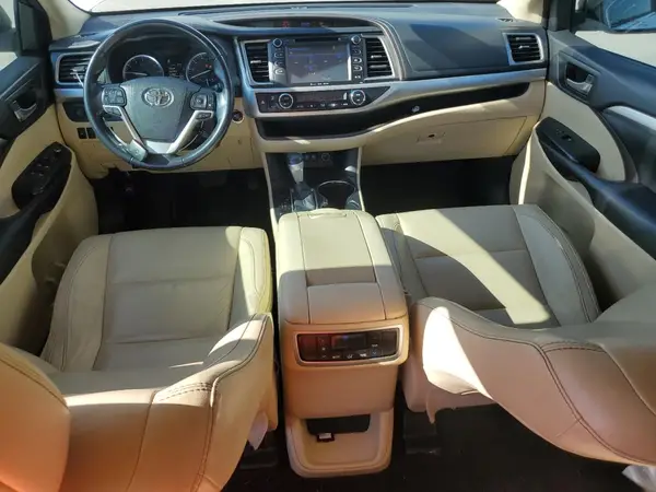 5TDKZRFHXJS546528 2018 TOYOTA HIGHLANDER - Image 8