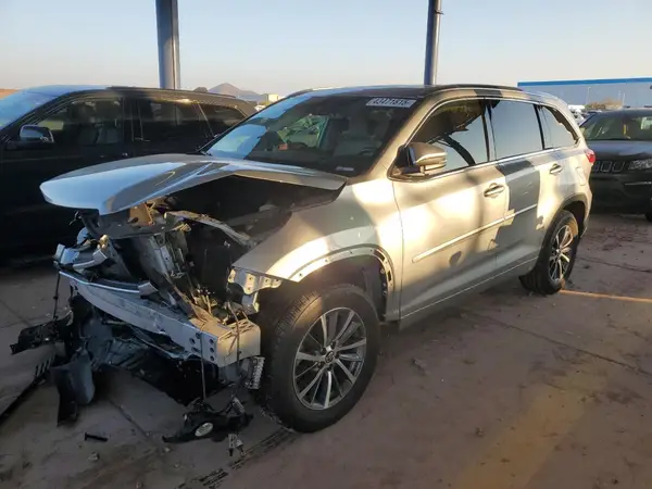 5TDKZRFHXJS547226 2018 TOYOTA HIGHLANDER - Image 1