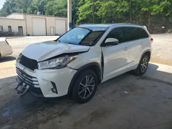 5TDKZRFHXJS548523 2018 TOYOTA HIGHLANDER - Image 1