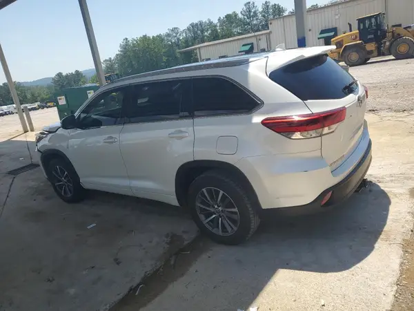 5TDKZRFHXJS548523 2018 TOYOTA HIGHLANDER - Image 2