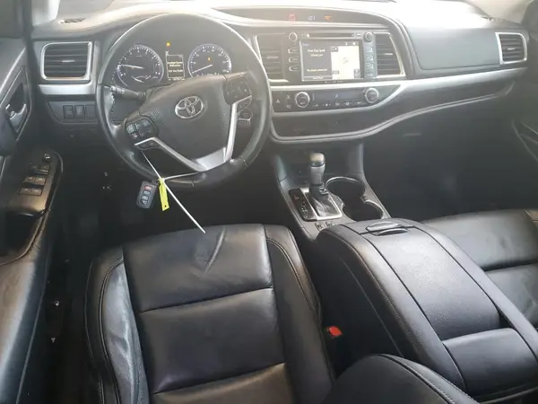 5TDKZRFHXJS548523 2018 TOYOTA HIGHLANDER - Image 8