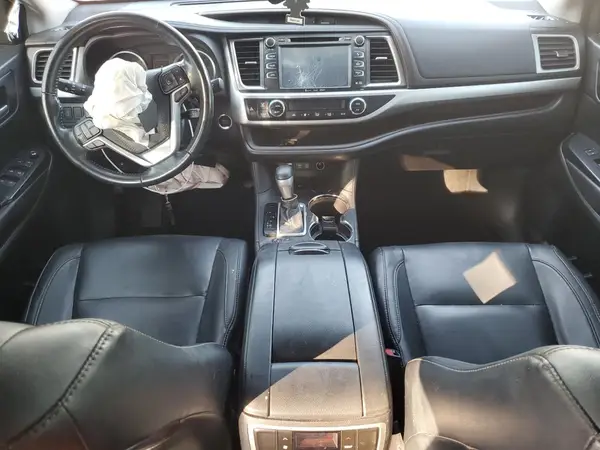 5TDKZRFHXJSM2500 2018 TOYOTA HIGHLANDER - Image 8