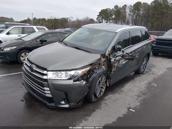5TDKZRFHXKS310253 2019 TOYOTA HIGHLANDER - Image 2