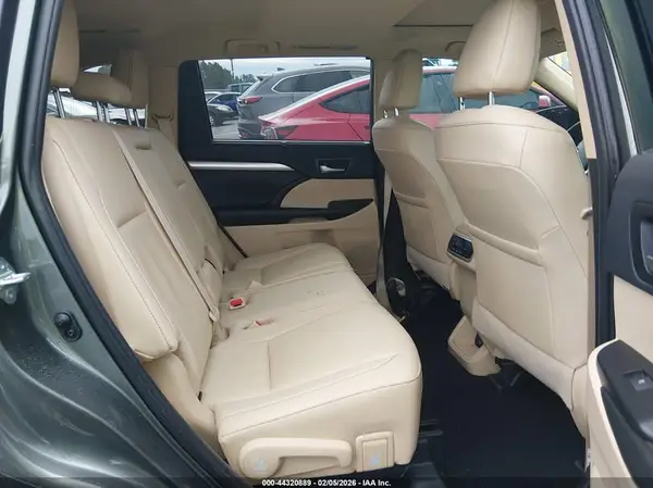 5TDKZRFHXKS310253 2019 TOYOTA HIGHLANDER - Image 8