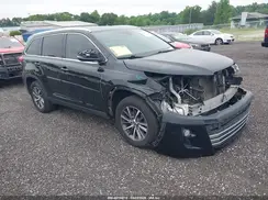 5TDKZRFHXKS310284 2019 TOYOTA HIGHLANDER