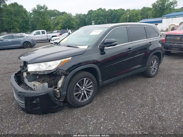5TDKZRFHXKS310284 2019 TOYOTA HIGHLANDER - Image 2