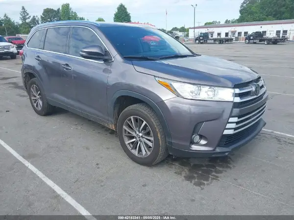 5TDKZRFHXKS316330 2019 TOYOTA HIGHLANDER - Image 1