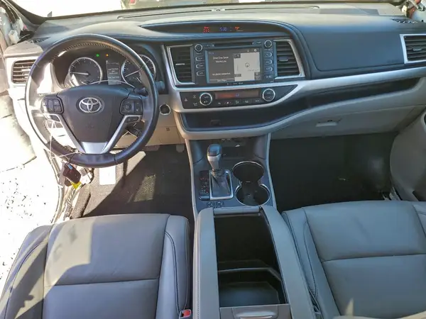 5TDKZRFHXKS321916 2019 TOYOTA HIGHLANDER - Image 8