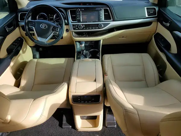 5TDKZRFHXKS326324 2019 TOYOTA HIGHLANDER - Image 8
