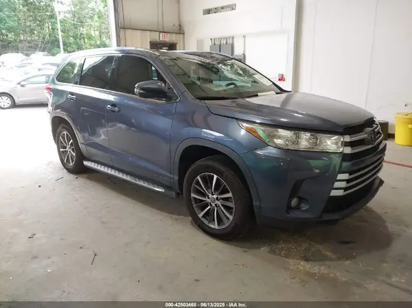 5TDKZRFHXKS331166 2019 TOYOTA HIGHLANDER - Image 1