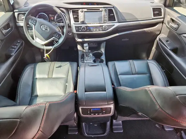 5TDKZRFHXKS331958 2019 TOYOTA HIGHLANDER - Image 8