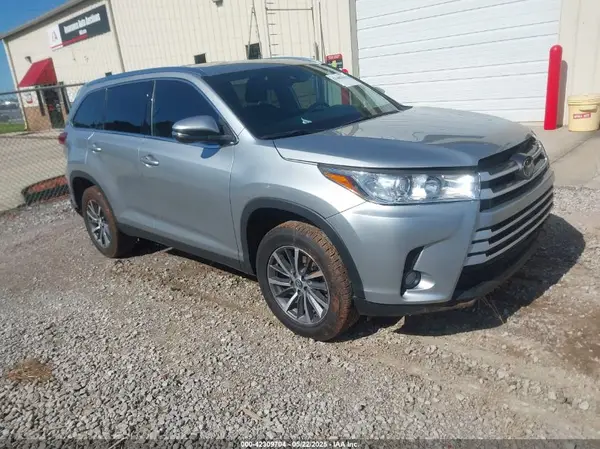 5TDKZRFHXKS333564 2019 TOYOTA HIGHLANDER - Image 1