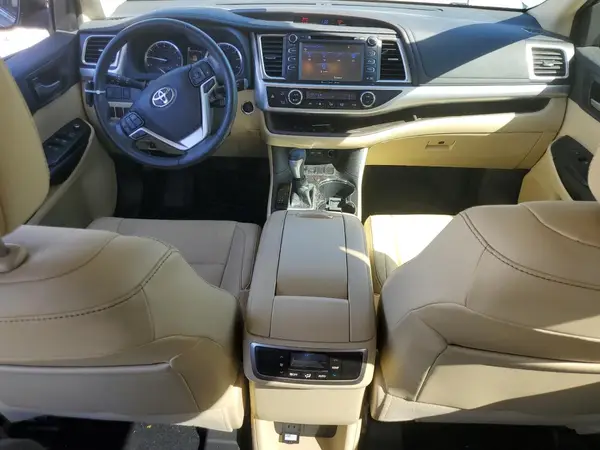 5TDKZRFHXKS333628 2019 TOYOTA HIGHLANDER - Image 8