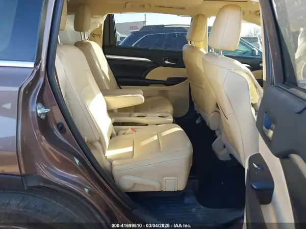 5TDKZRFHXKS334293 2019 TOYOTA HIGHLANDER - Image 8