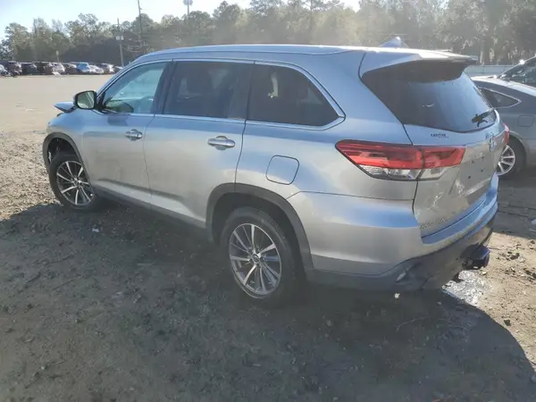 5TDKZRFHXKS340191 2019 TOYOTA HIGHLANDER - Image 2