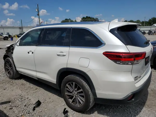 5TDKZRFHXKS341258 2019 TOYOTA HIGHLANDER - Image 2