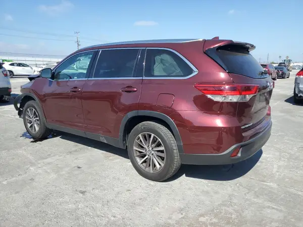 5TDKZRFHXKS346007 2019 TOYOTA HIGHLANDER - Image 2