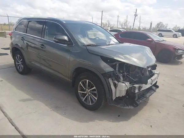 5TDKZRFHXKS351918 2019 TOYOTA HIGHLANDER - Image 1
