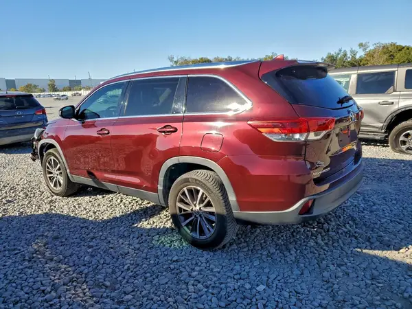 5TDKZRFHXKS352194 2019 TOYOTA HIGHLANDER - Image 2