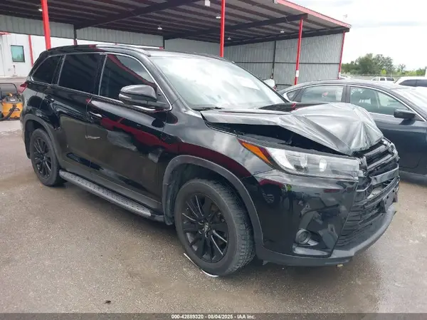 5TDKZRFHXKS356682 2019 TOYOTA HIGHLANDER - Image 1