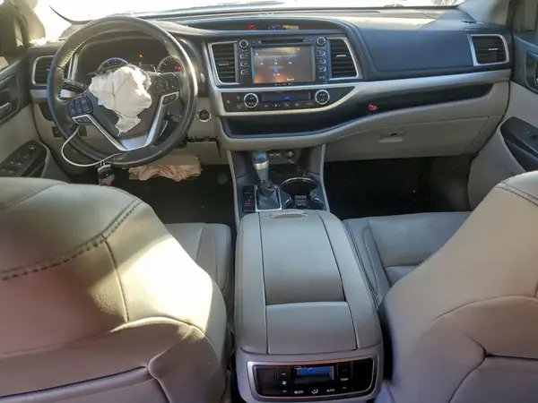 5TDKZRFHXKS553352 2019 TOYOTA HIGHLANDER - Image 8