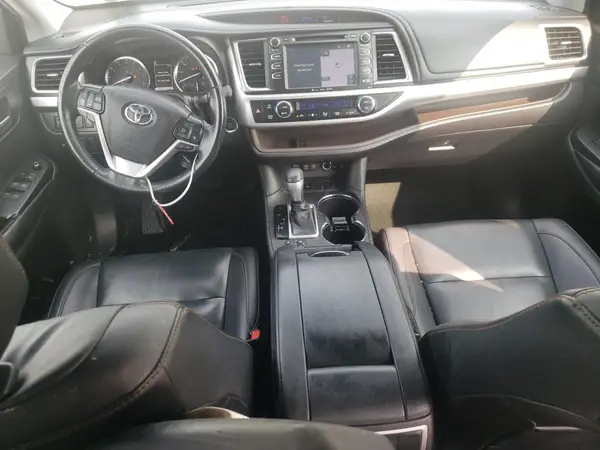5TDKZRFHXKS553576 2019 TOYOTA HIGHLANDER - Image 8