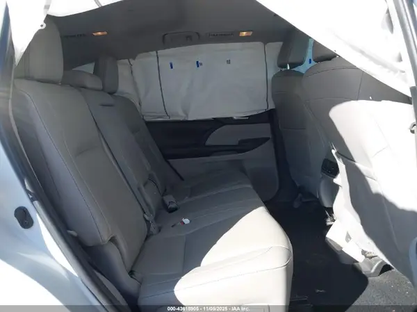 5TDKZRFHXKS554033 2019 TOYOTA HIGHLANDER - Image 8