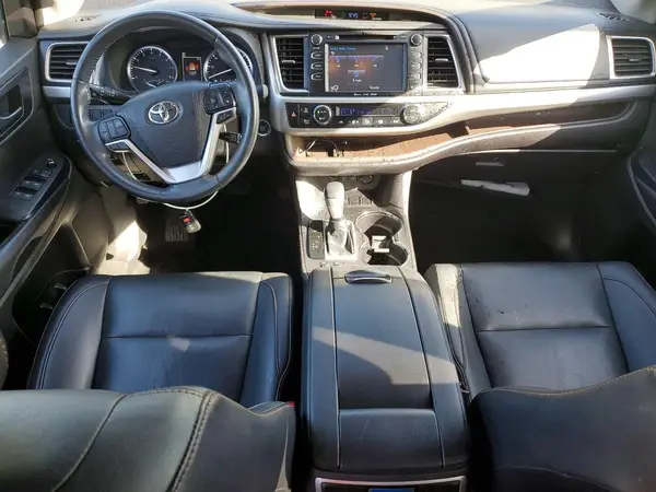 5TDKZRFHXKS554162 2019 TOYOTA HIGHLANDER - Image 8