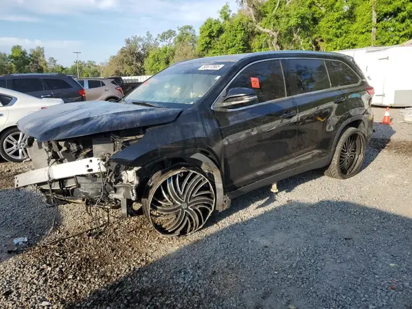 5TDKZRFHXKS554940 2019 TOYOTA HIGHLANDER - Image 1
