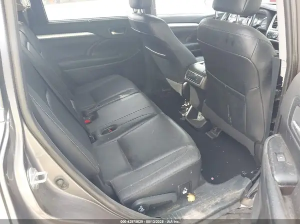 5TDKZRFHXKS558583 2019 TOYOTA HIGHLANDER - Image 8