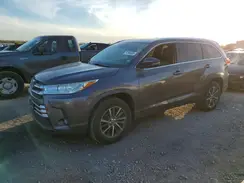 5TDKZRFHXKS560978 2019 TOYOTA HIGHLANDER
