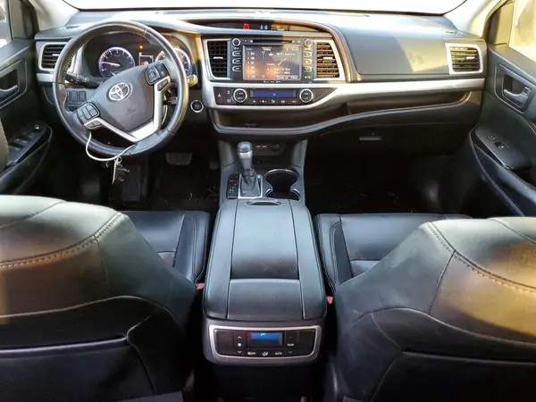 5TDKZRFHXKS560978 2019 TOYOTA HIGHLANDER - Image 8