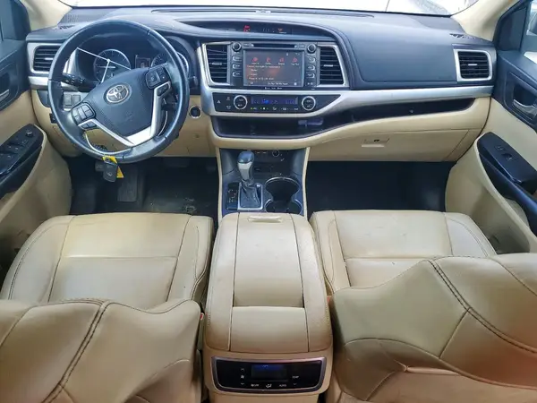 5TDKZRFHXKS561497 2019 TOYOTA HIGHLANDER - Image 8