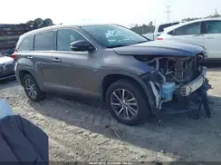 5TDKZRFHXKS562049 2019 TOYOTA HIGHLANDER