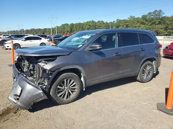 5TDKZRFHXKS564836 2019 TOYOTA HIGHLANDER - Image 1