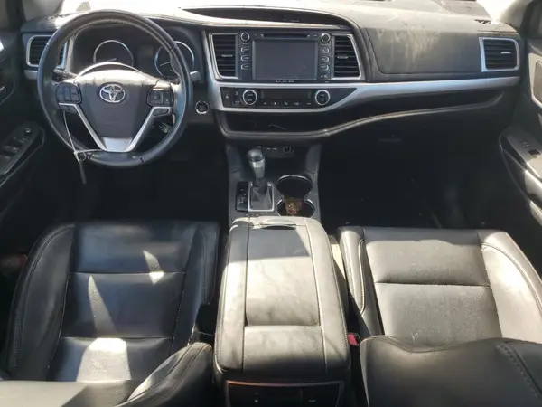 5TDKZRFHXKS564836 2019 TOYOTA HIGHLANDER - Image 8