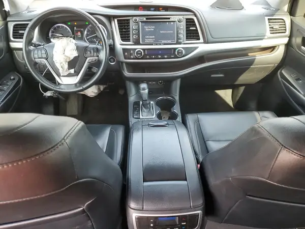 5TDKZRFHXKS565310 2019 TOYOTA HIGHLANDER - Image 8